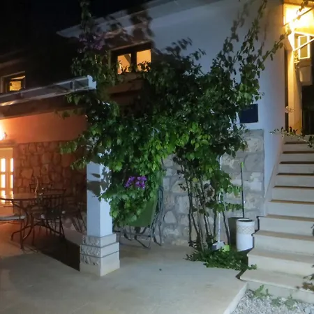Artina 2 לוביסטה