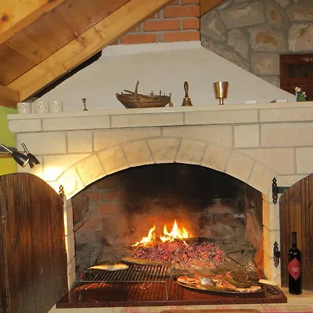 Holiday home Artina 2 Loviste