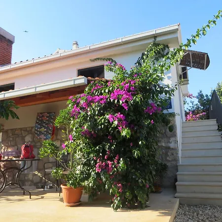 Artina 2 Holiday home *