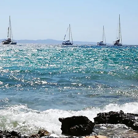 Semesterbostad Artina 2 *