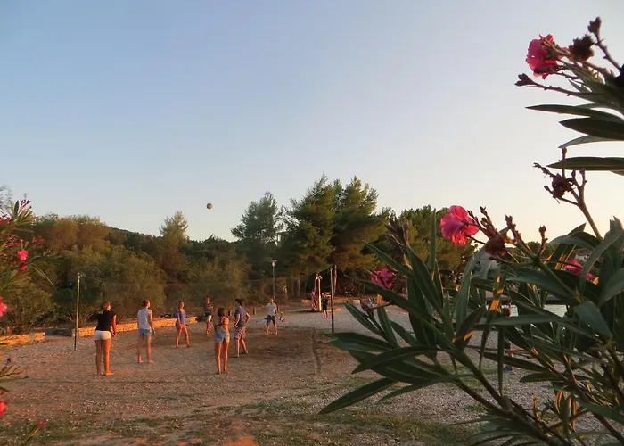 Artina 2 بيت للعطل